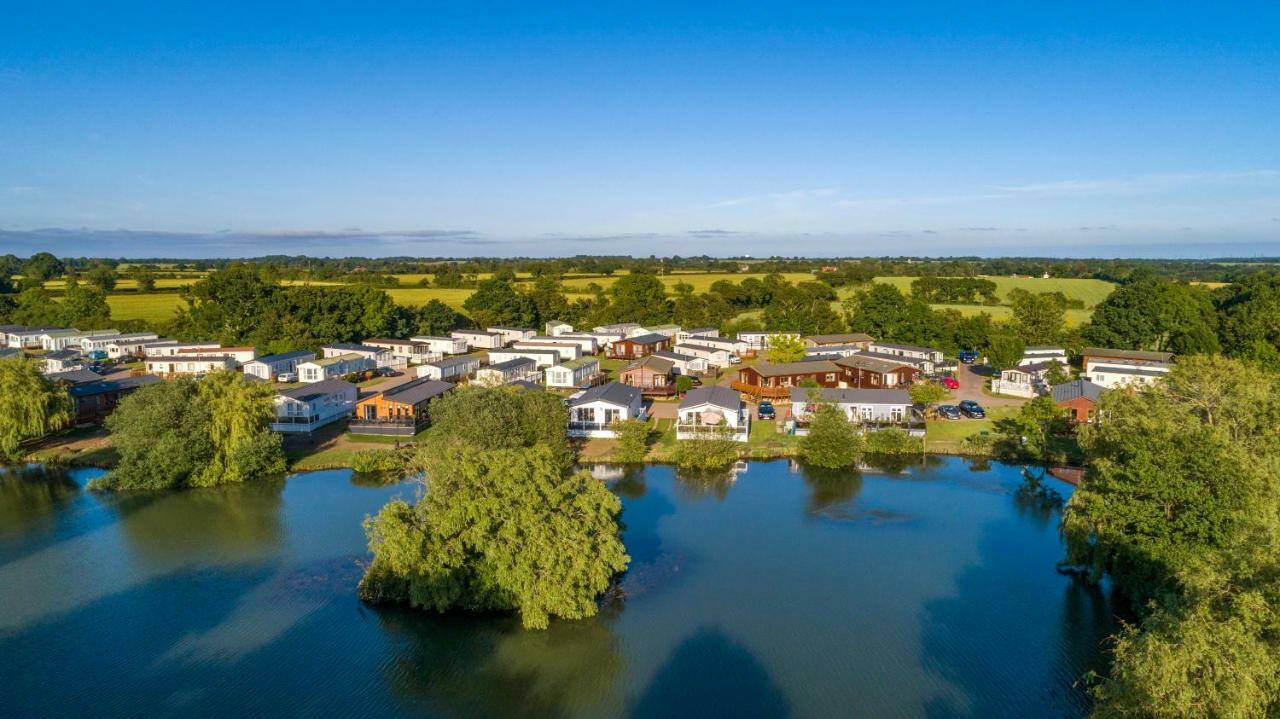 Carlton Meres Holiday Park Rendham Kültér fotó